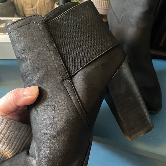 Spring booties. Size 8 - Picture 3 of 4